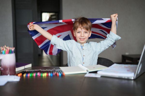 L’anglais au cœur du quotidien d’un enfant : bonne ou mauvaise idée ?