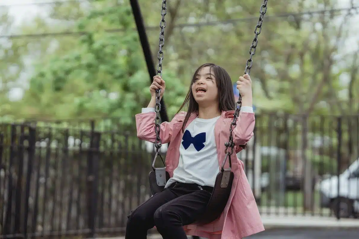 Les bienfaits du jeu dans le développement de l’enfant : Épanouissement et compétences clés