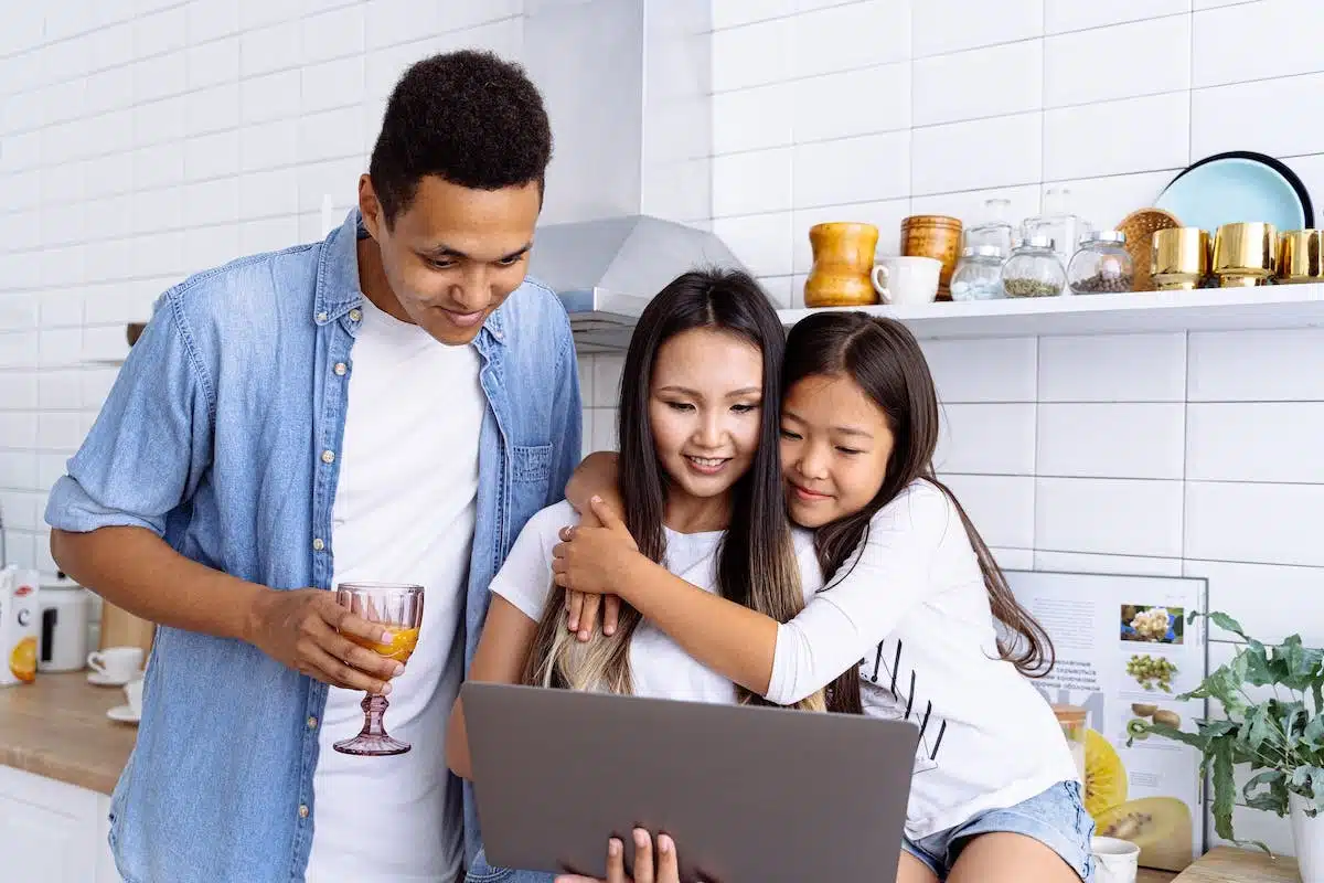 Gestion de l’écran en famille : astuces pour éviter les excès et préserver le bien-être