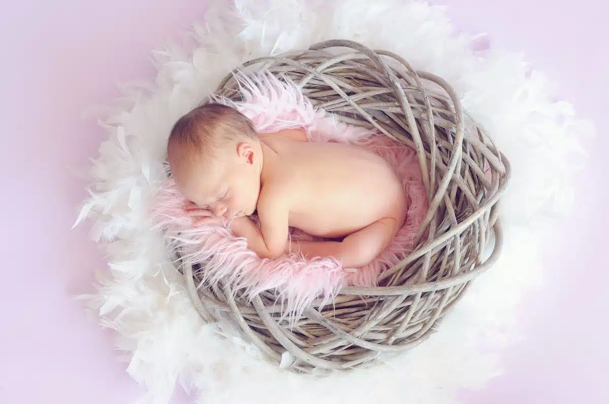 Les 10 étapes indispensables pour préparer l’arrivée de bébé à la maison