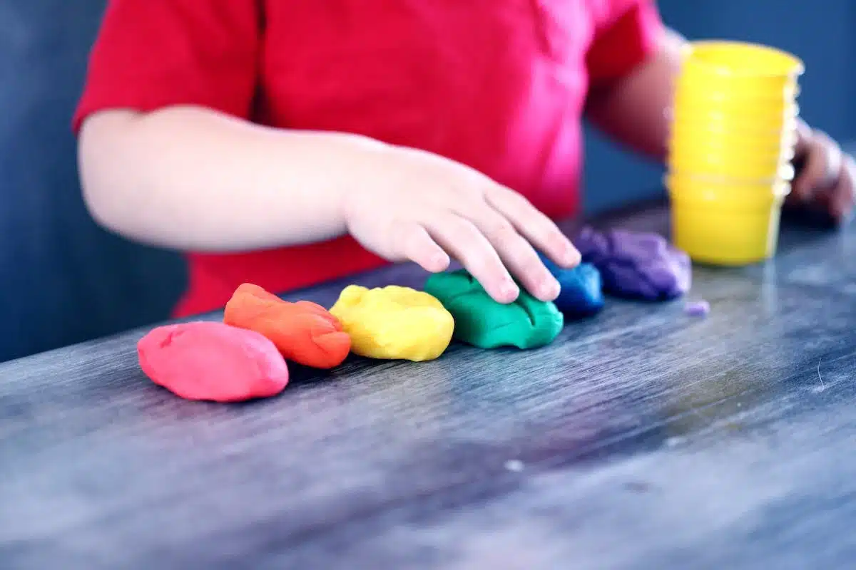 Les options de garde d’enfants : Avantages et inconvénients à connaître