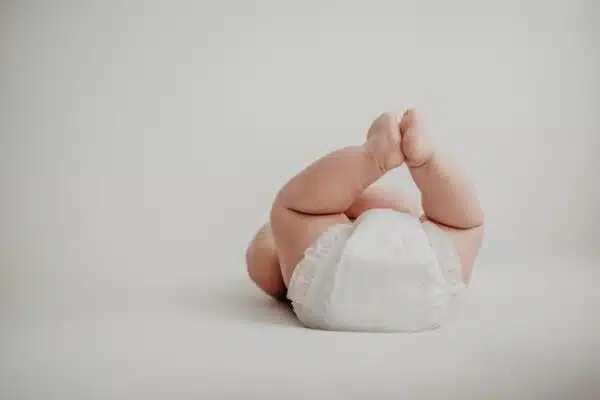 Les nuances de couches pour bébé : comparaison des avantages et des problèmes