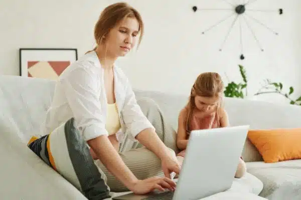 Gérer le stress familial : découvrez 5 astuces pratiques pour retrouver l’équilibre