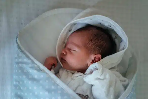 Améliorer le sommeil de bébé : conseils et méthodes efficaces
