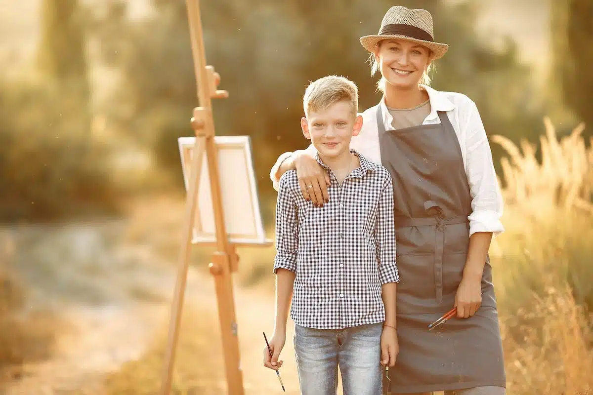 Les bienfaits durables de la pratique artistique en famille
