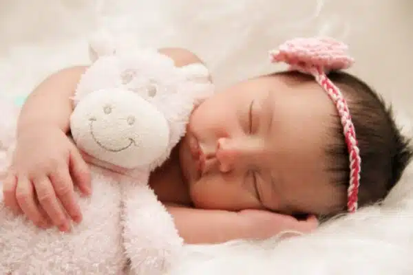 Le rôle essentiel du sommeil dans le développement de bébé