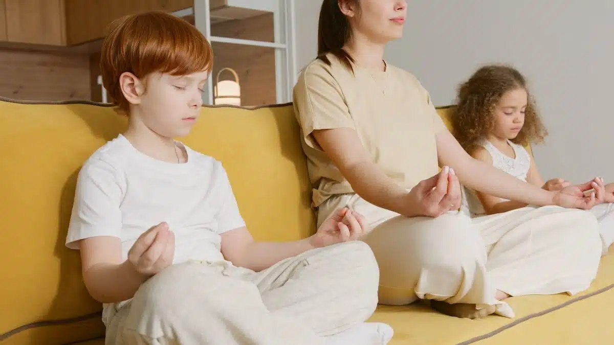 Les bienfaits de la pratique de la méditation en famille pour la santé et le bien-être