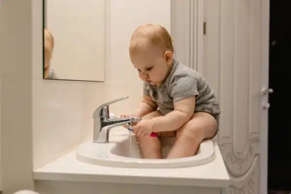 Tout savoir pour aider votre bébé dans son apprentissage de la propreté