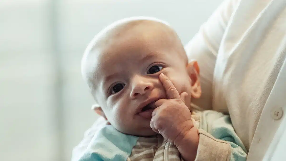 Les nombreux avantages du portage pour bébé : découvrez tous les bienfaits pour votre enfant