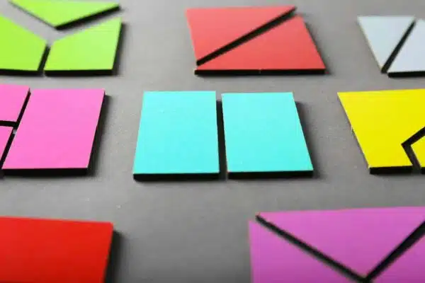 Tangram : un jeu éducatif qui convient à tous